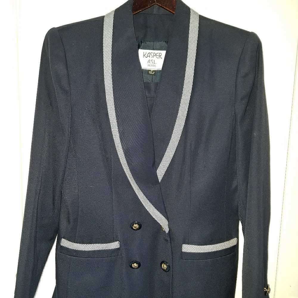 Kasper Suit Size Petite 8